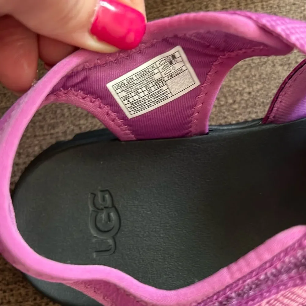 New UGG Ashton Multistrap Chunky Sandals Girls Size 4 (Youth) in Pink